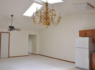 1013 Sylvan St, Emporia, KS 66801