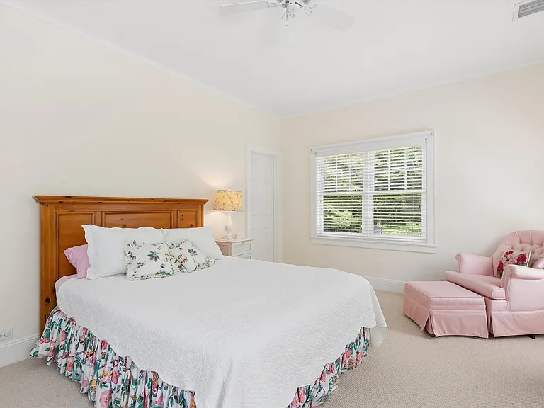65 Pepperidge Ln — Photo 30