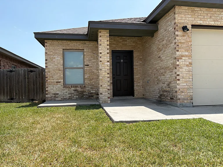 1102 Escondido Ln E #A — Photo 2