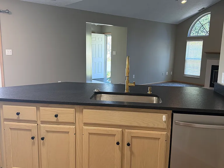 1190 Pheasant Run Ln — Photo 2
