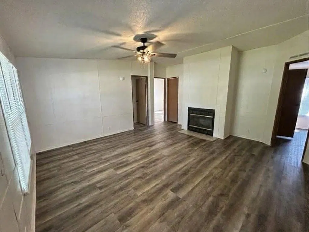 3 bed, 2.0 bath, 1144 sqft, $1,300 — Photo 4