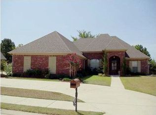 105 Point Dr, Brandon, MS 39047