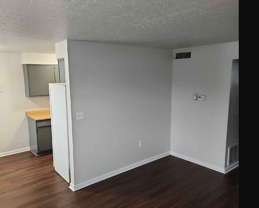 GT3513#3_hallway1.png