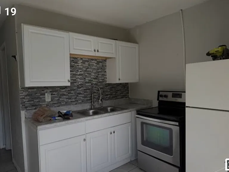 8110 N Klondyke St #B — Photo 3
