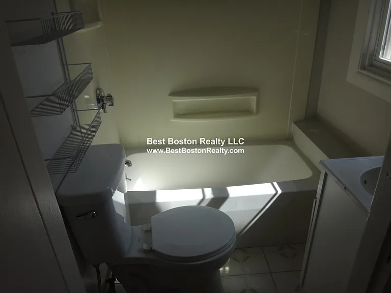 20 John F Kennedy St #7 — Photo 9