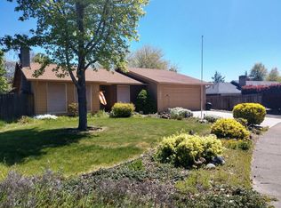 2914 Aldersgate Rd, Medford, OR 97504