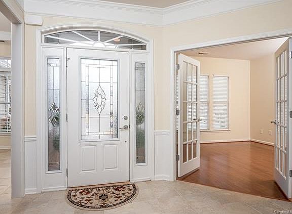 3rd image of 49138 Gladiolus St
