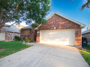 4616 Daisy Leaf Dr, Fort Worth, TX 76244