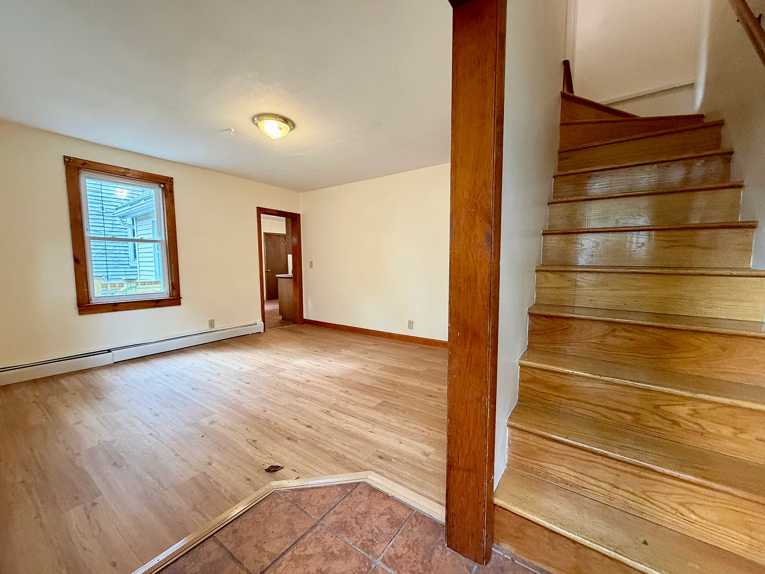 4 bed, 1111 sqft, $4,100 — Photo 1