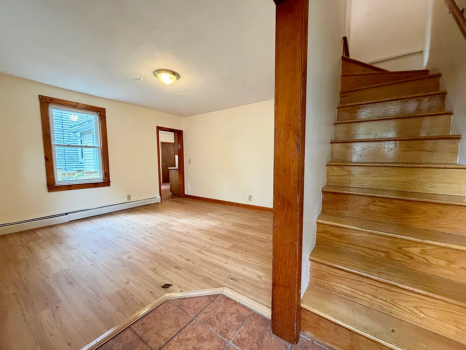 16 Lopez St