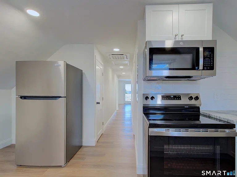 16 Benham Rd #D — Photo 7