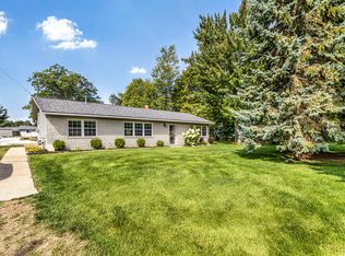 104 Dockside Dr, Houghton Lake, MI 48629