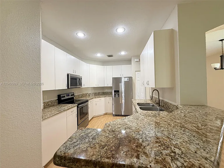 899 Phoenix Way — Photo 9