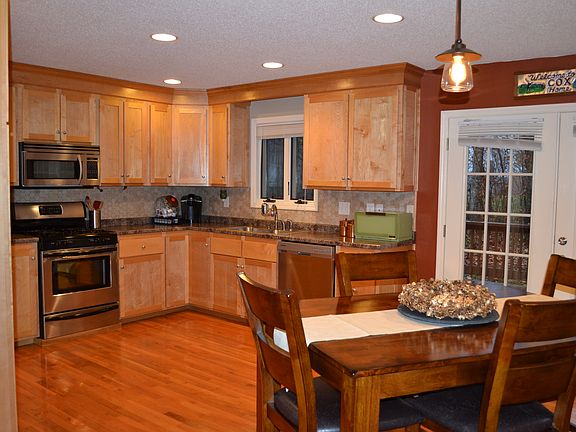 2nd image of 521 Old Village Ct