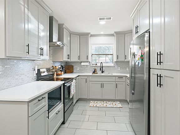 5th image of 1509 Parma Ct
