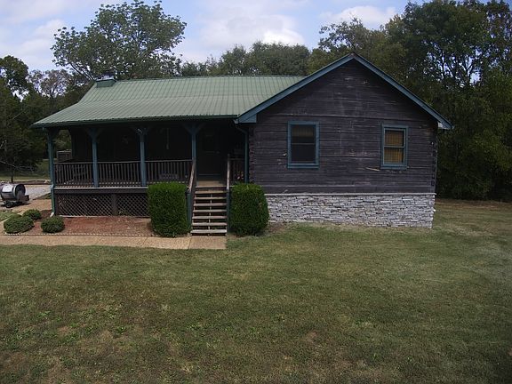 3rd image of 353 Cummings Ln