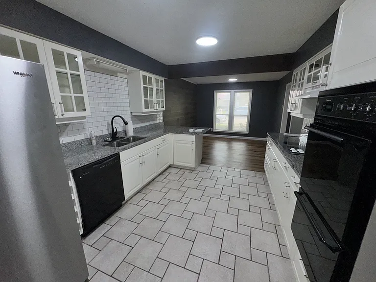 2312 Garden Park Ct — Photo 6