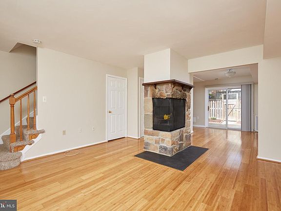 3rd image of 644 Azalea Dr #3