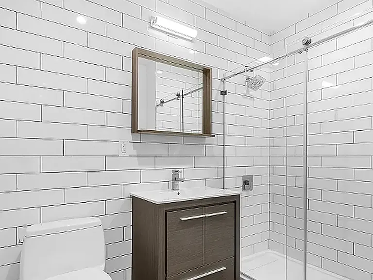347 Lorimer St #4A — Photo 8