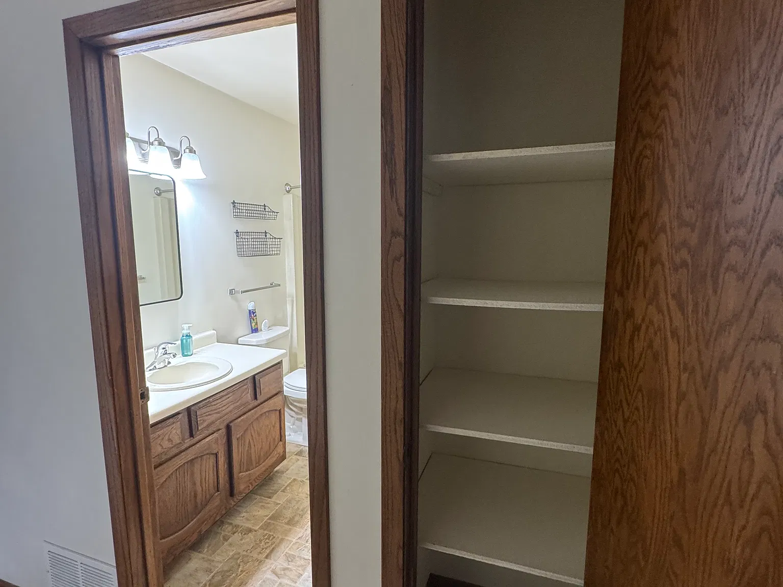 2 bed, 804 sqft, $1,100 — Photo 2