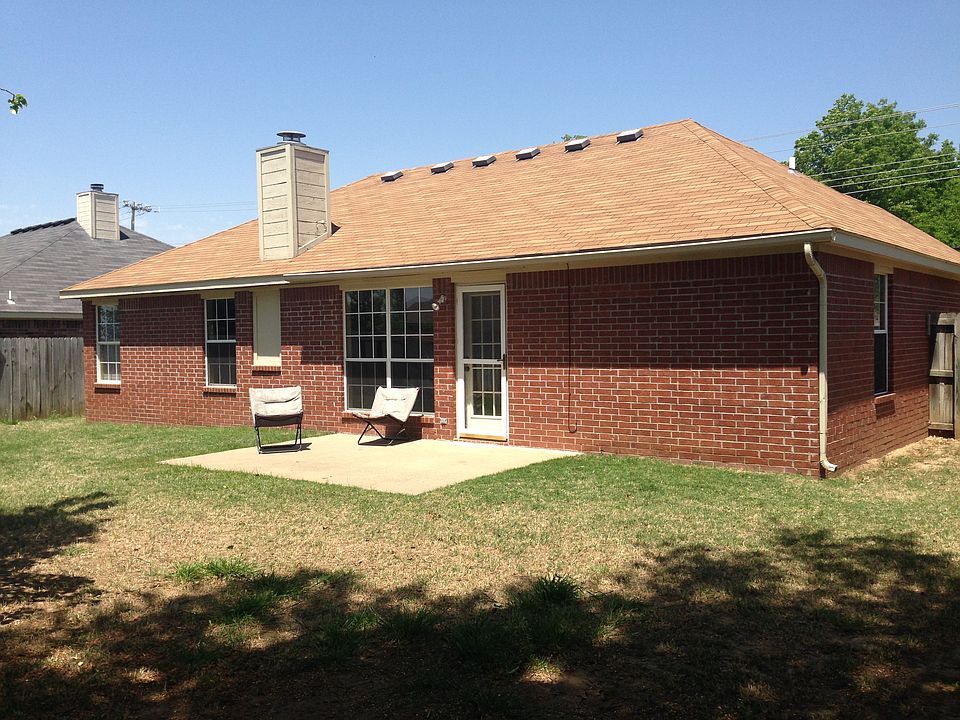 2nd image of 3702 W Olive St