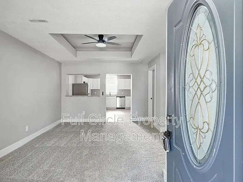 2 bed, 1.0 bath, 1083 sqft, $1,100 — Photo 3