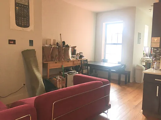 Rented by Premier Metro Realty Corp | media 21