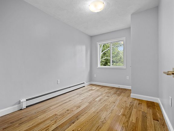 4th image of 30 Tesla Ave