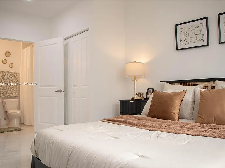 1455 W 29th St #113 — Photo 5