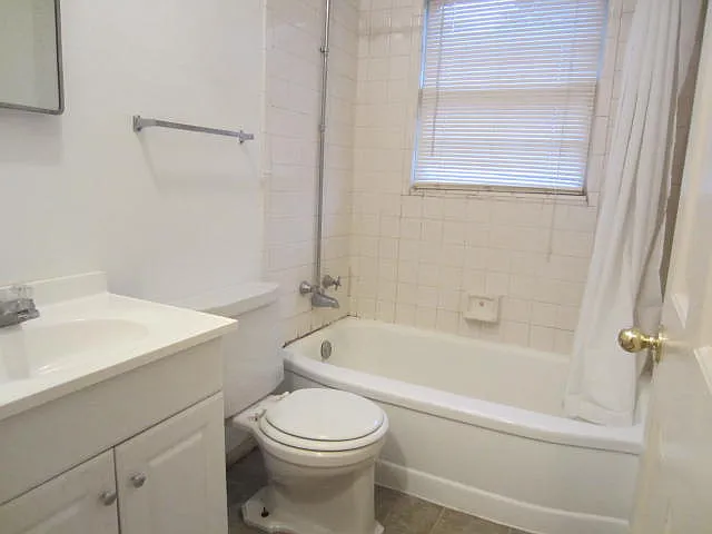 ivy 2 bathroom