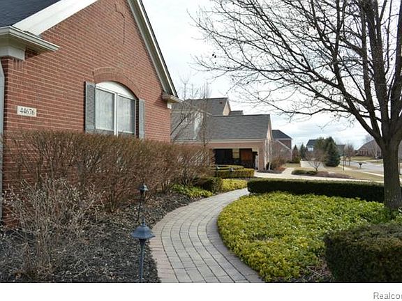 3rd image of 44676 Oak Forest Dr