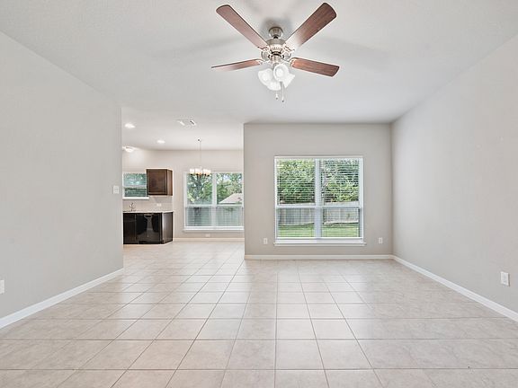 4th image of 2217 Petersburg Ln