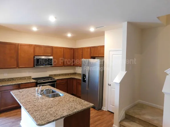 312 White Oak Ridge Dr, Garner, NC 27529