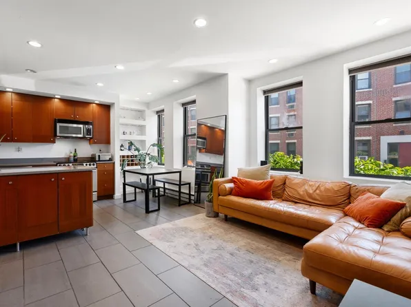 7 Cypress Rd APT 702, Brighton, MA 02135