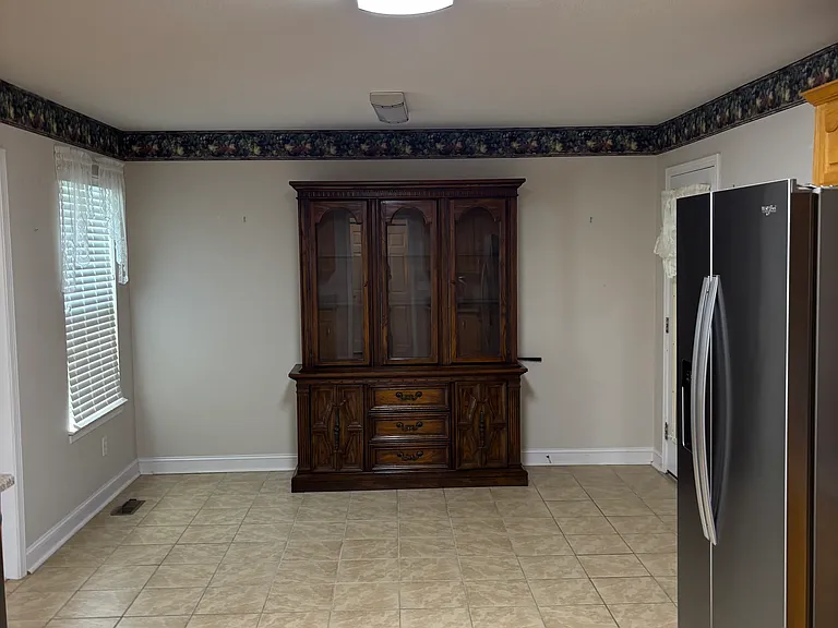 4852 Waverly Ct — Photo 1