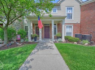 52292 Naugatuck Dr, Macomb, MI