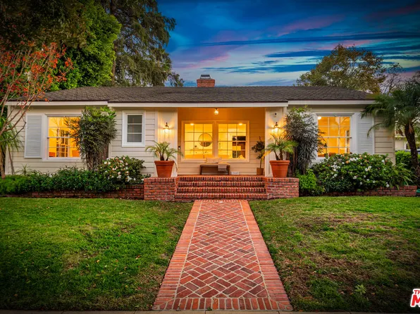 15440 Dickens St, Sherman Oaks, CA 91403