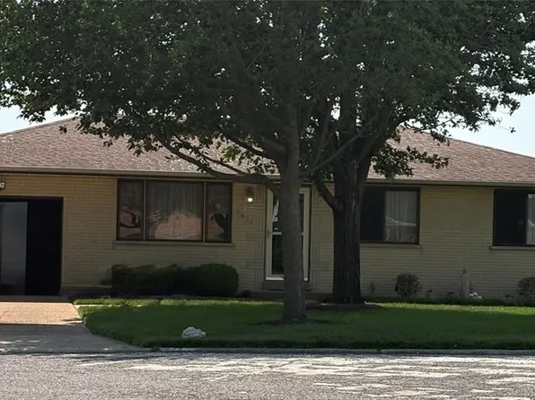 9834 Las Vegas Dr, Saint Louis, MO 63126