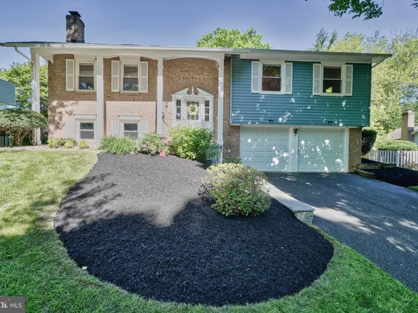 1747 Glastonberry Rd, Potomac, MD 20854