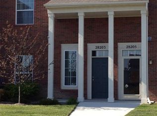 28203 S Pointe Ln, New Baltimore, MI