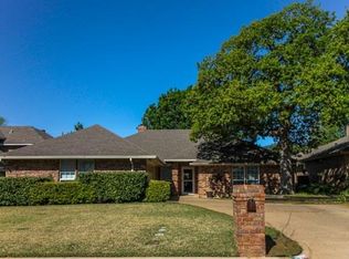 6108 Summergrove Dr, Arlington, TX 76001