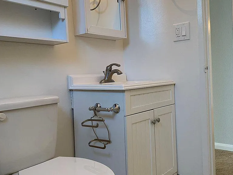 702 Manhattan Beach Blvd #J — Photo 14