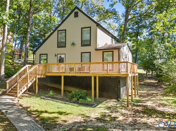 1617 Colehollow Dr, Midlothian, VA 23113