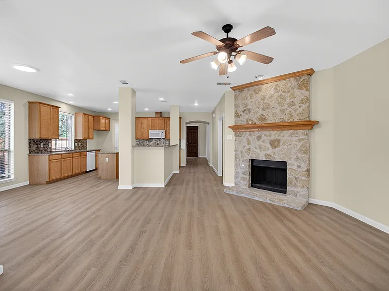 2616 Cove Dr — Photo 7