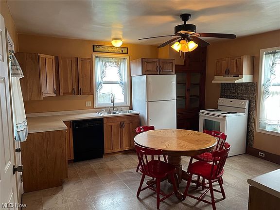 2nd image of 150 Walter St