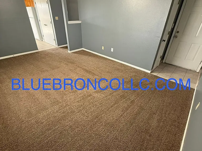 Cute 2 bedroom 1 bathroom home with a 1 car garage — Photo 3