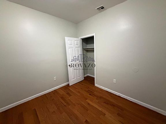 5th image of 386 Badger Ave #3A