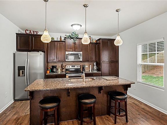 3rd image of 1586 Running Deer Dr