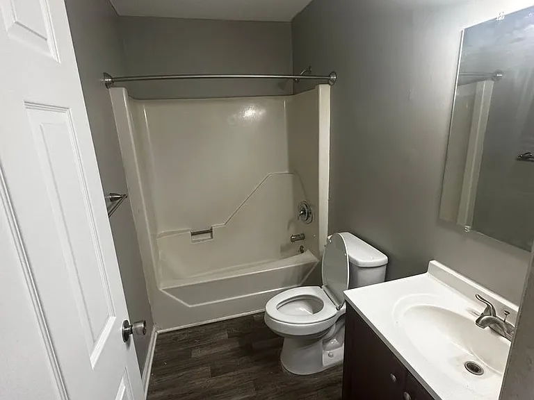 Cedar Hill Apartments — Photo 10