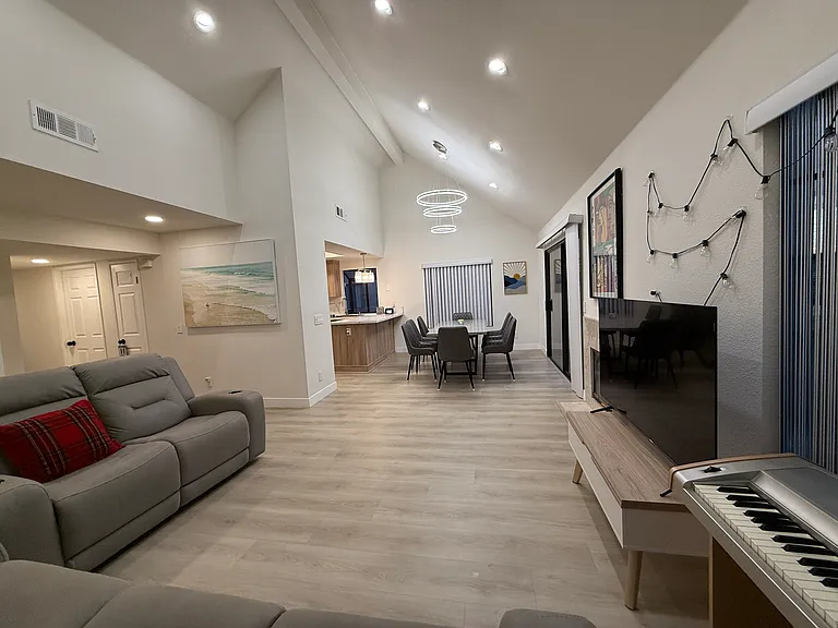 4639 Executive Dr — Photo 7
